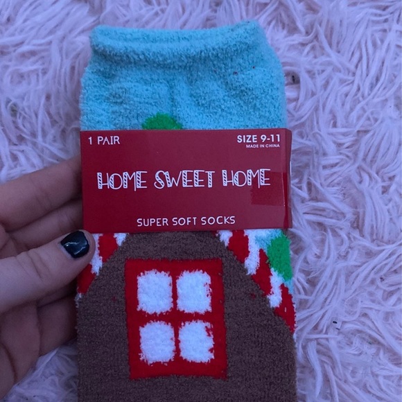Ginger bread fuzzy socks - Picture 3 of 3